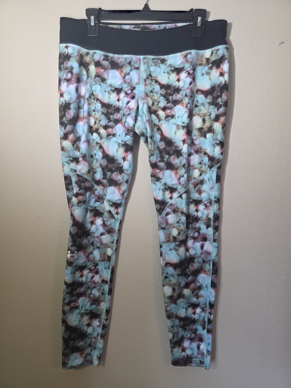 NWOT Under Armour Devo Active Womens Tights